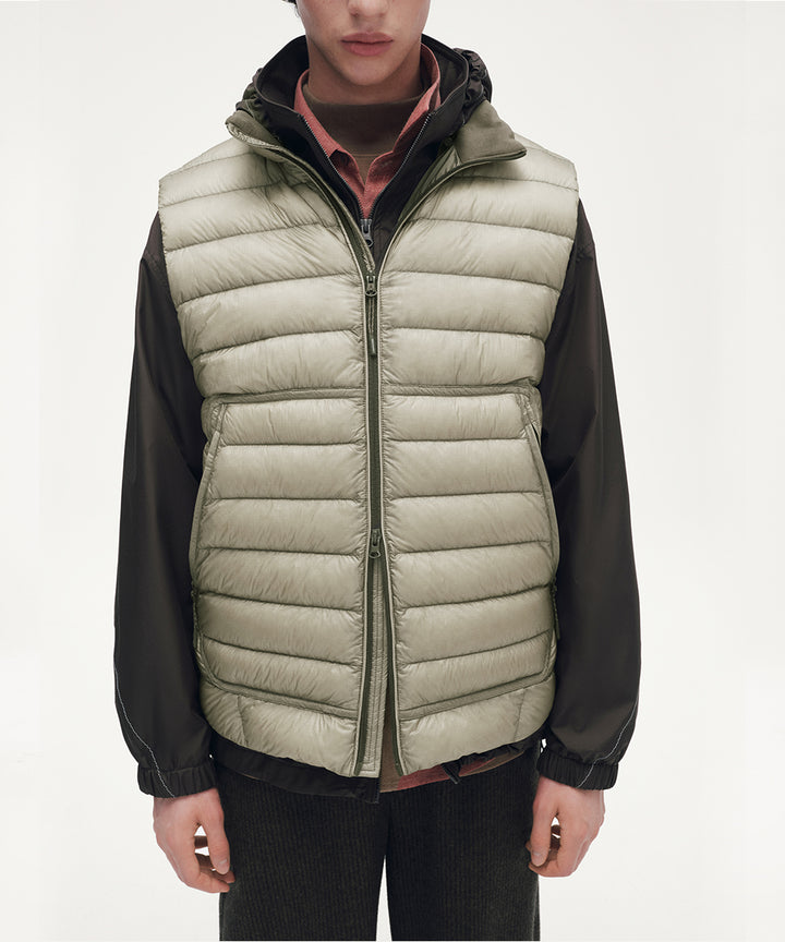 LIGHT DOWN VEST