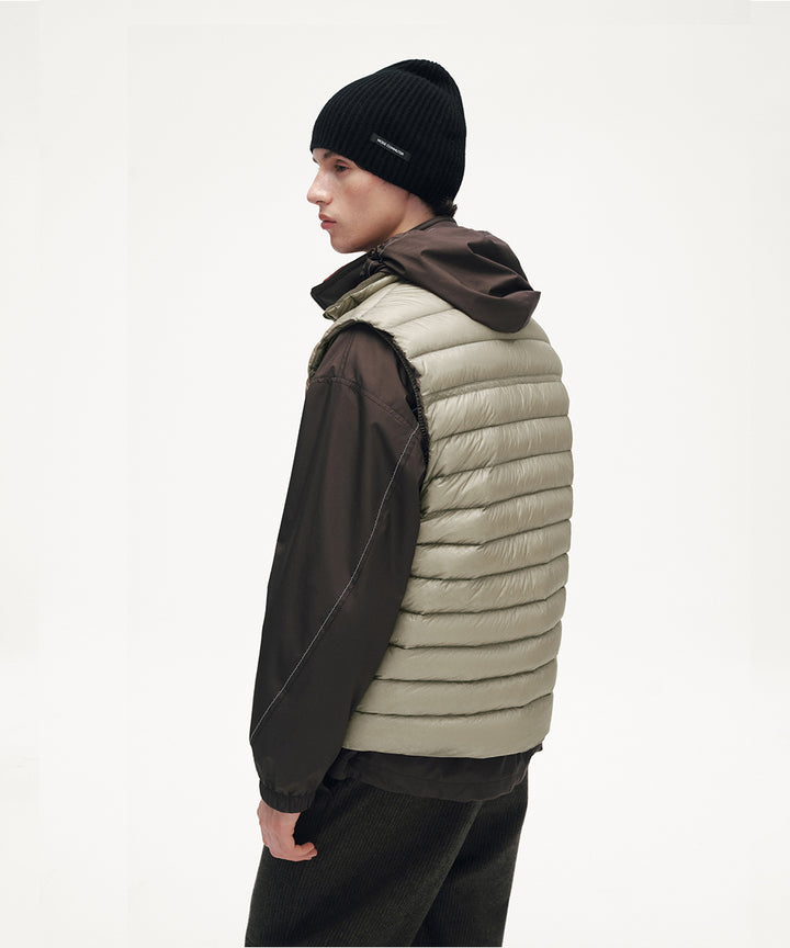 LIGHT DOWN VEST
