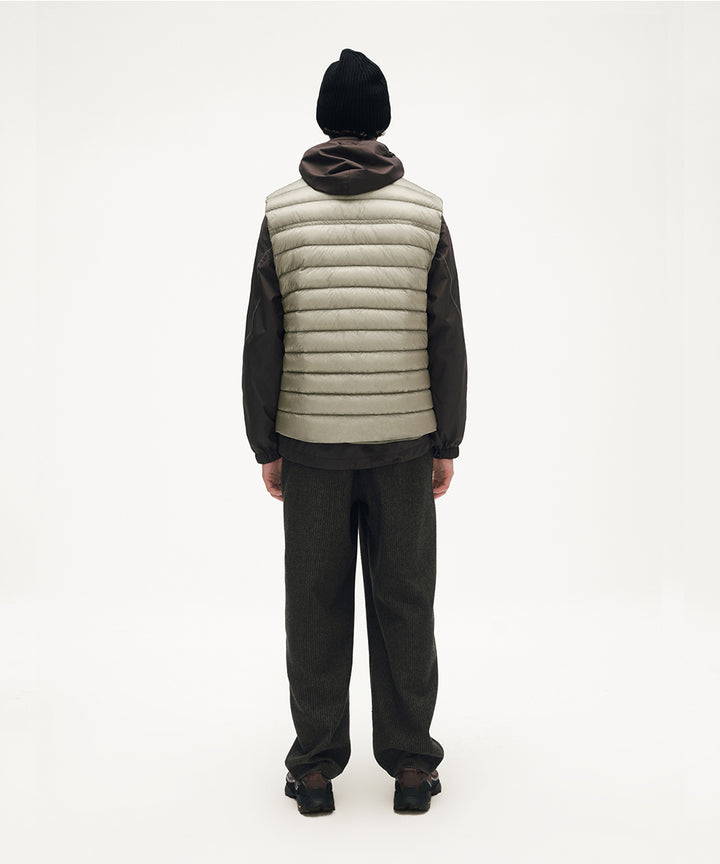 LIGHT DOWN VEST
