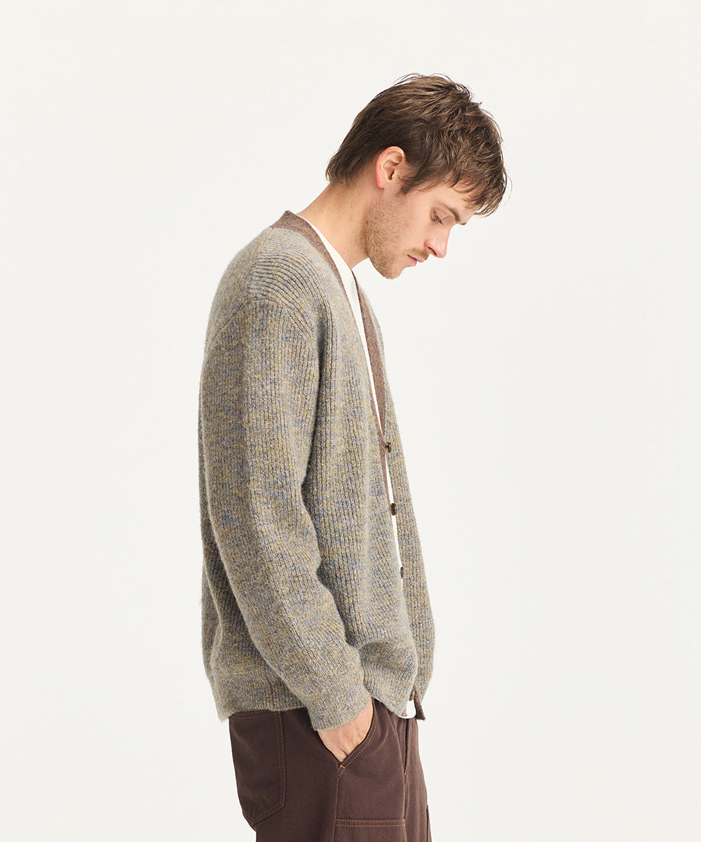 V-NECK LIGHTWEIGHT CARDIGAN