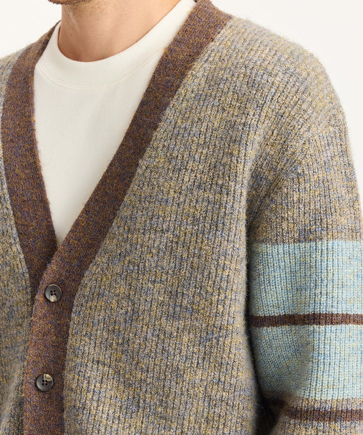 V-NECK LIGHTWEIGHT CARDIGAN