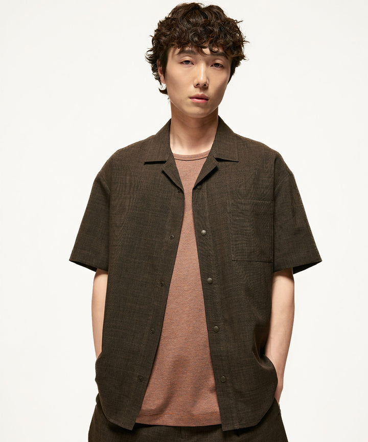 Short-sleeve open collar woven shirt