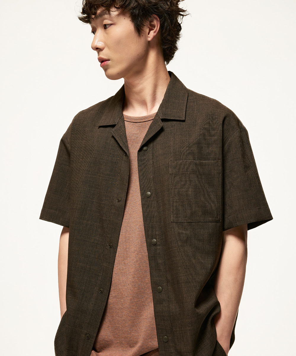 Short-sleeve open collar woven shirt