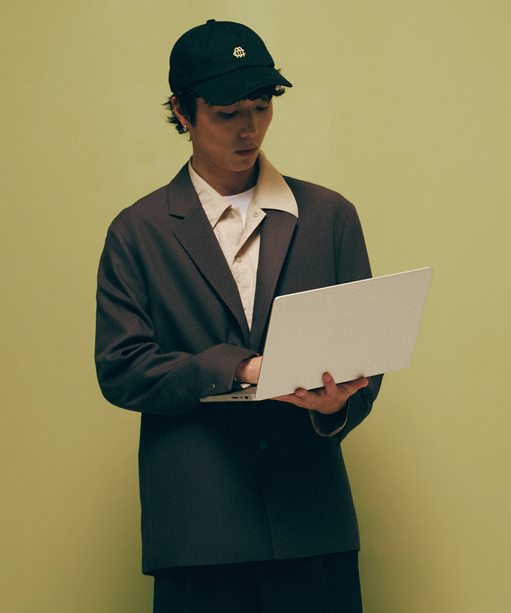 Minimal Single-Breasted Jacket