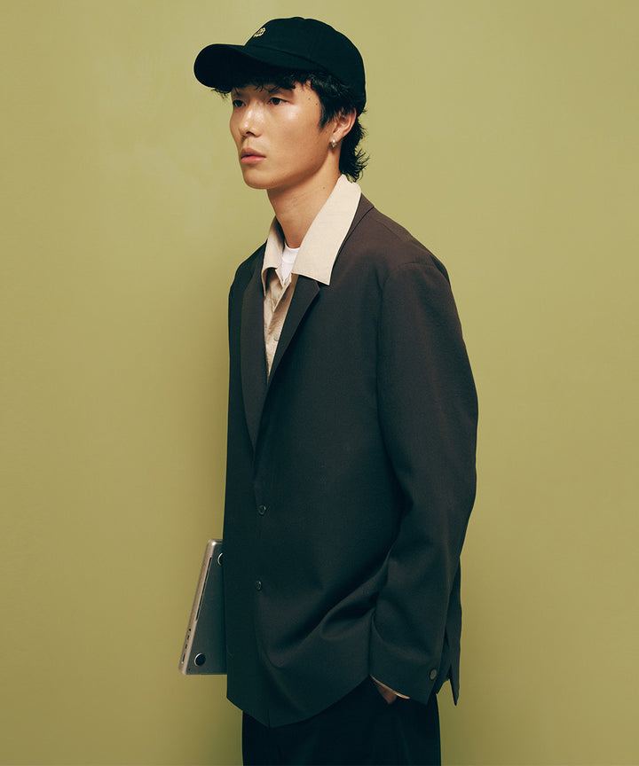 Minimal Single-Breasted Jacket