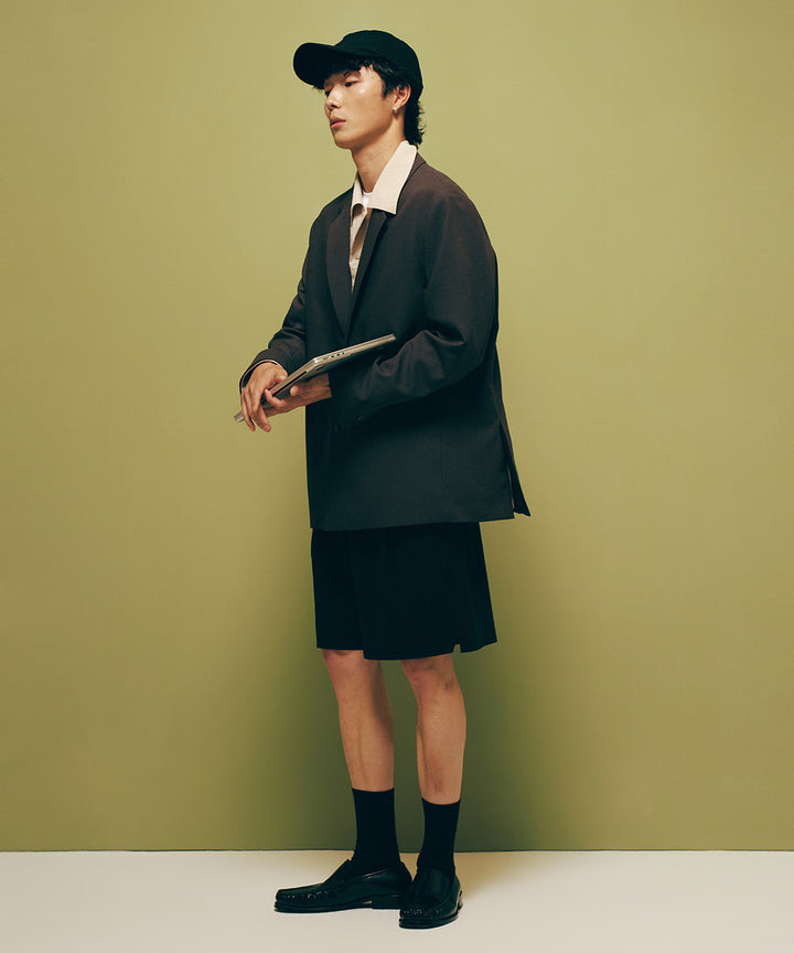 Minimal Single-Breasted Jacket